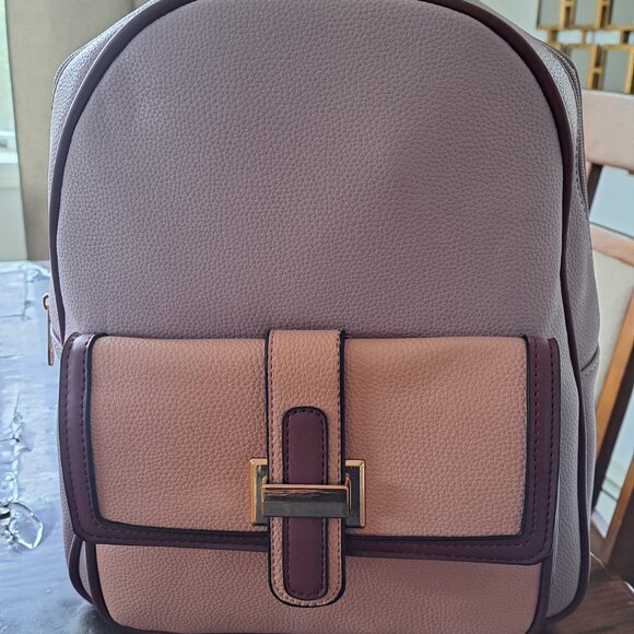 Brand New! Never used! Light Lavendar and pink super soft back pack! - Picture 2 of 9